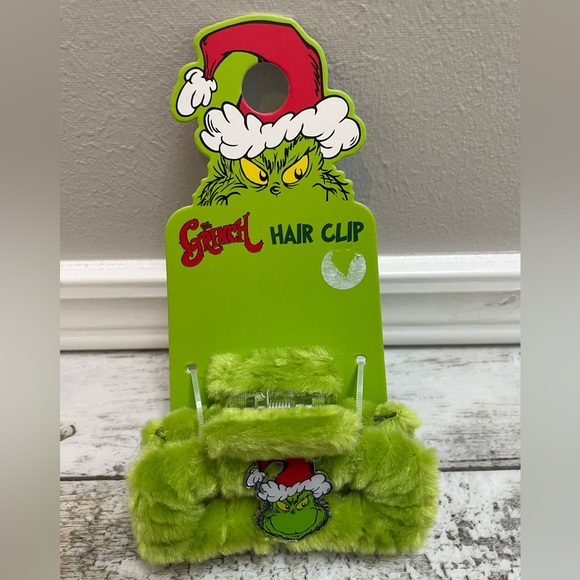Dr. Seuss Accessories - NWT Grinch hair clip